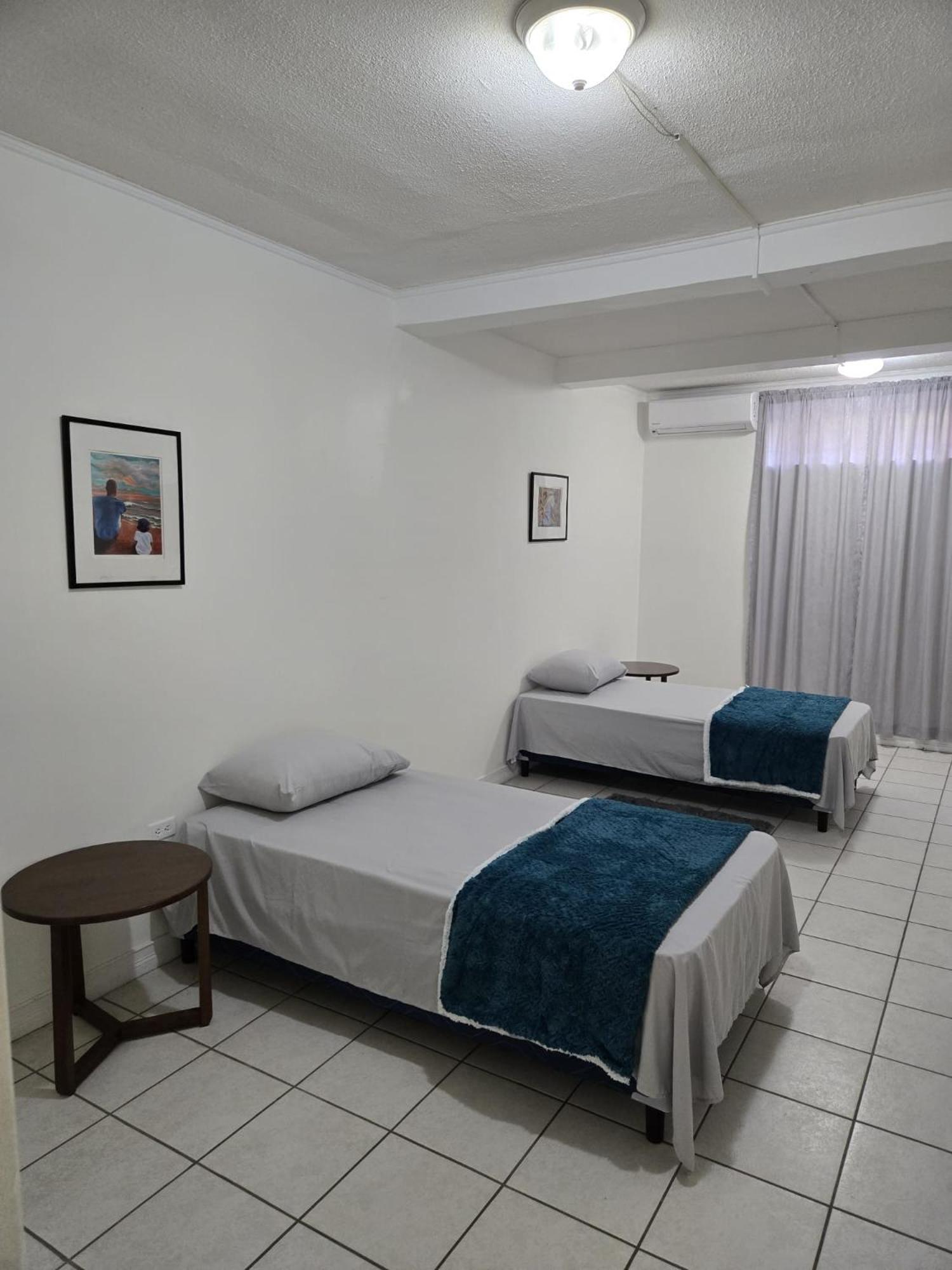 Maraval Townhouse - Haleland Park Sleeps 5 La Finette Bagian luar foto