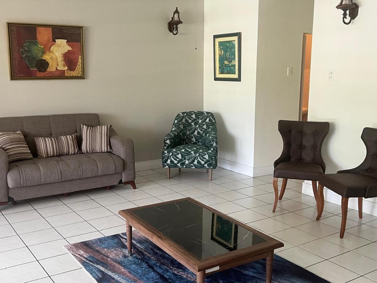 Maraval Townhouse - Haleland Park Sleeps 5 La Finette Bagian luar foto